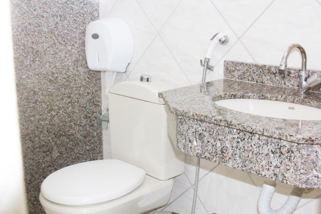 Hotel Esmig Venda Nova do Imigrante Rom bilde